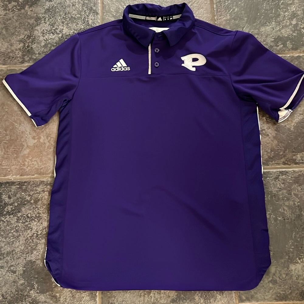Men’s size S-Adidas shirt. Perfect condition.